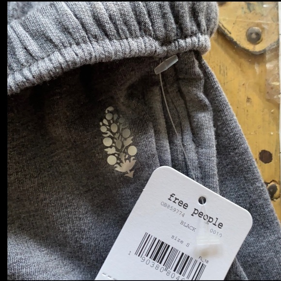 NWT FREE PEOPLE MOVEMENT SWEATPANTS BLACK LOUNGE SLOUCH JOGGER PANT BOYFRIEND S - Picture 5 of 16